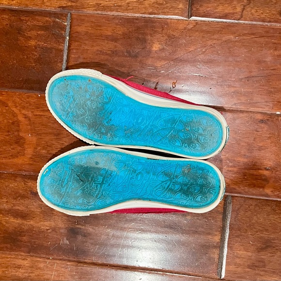 Pull On No Laces Sneakers - Picture 8 of 8